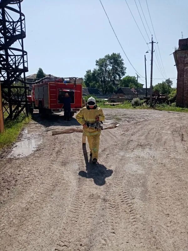 Сахарный завод в теткино Курской области разбомбили. Тёткинский сахарный завод после обстрела. Теткинский сахарный завод взрыв. Теткинский сахарный завод Курская область обстрелы. Что происходит в теткино курской области сегодня