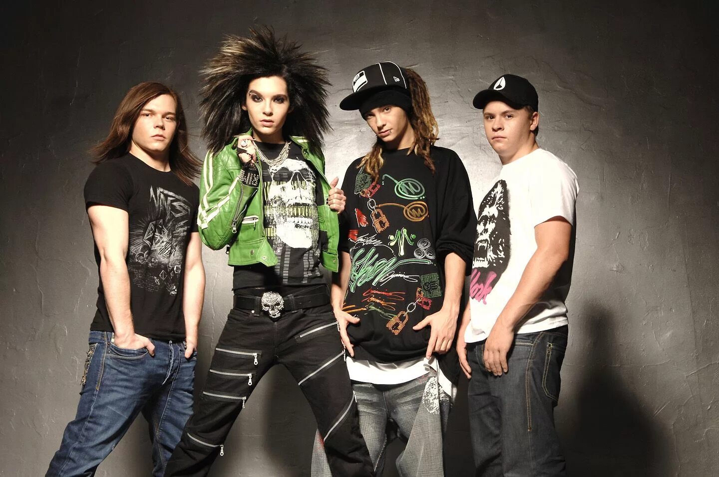 Группа б 2008. Группа Tokio Hotel. Токио хотел 2008. Tokio Hotel 2008. Tokio Hotel Bill 2008.