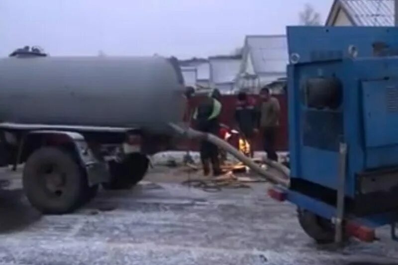 Машина аварийной службы водоканала. Аварийка водоканал. Аварийная машина водоканала. Трест водоканал. Машина аварийной службы водоканала.
