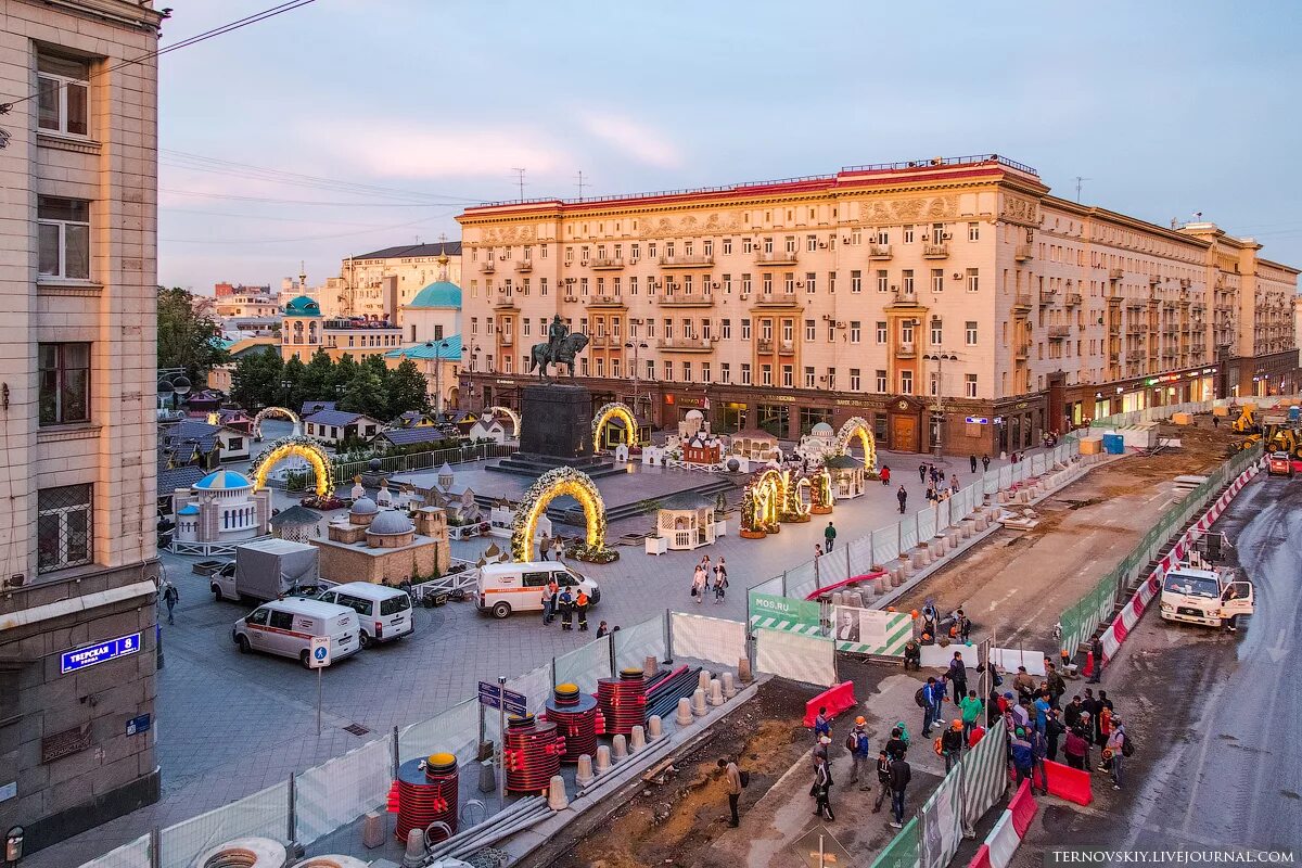 Тверская пл. Тверская площадь Москва. Москва 1998 Тверская площадь. Тверской сквер Москва. Тверская площадь Москва сейчас.