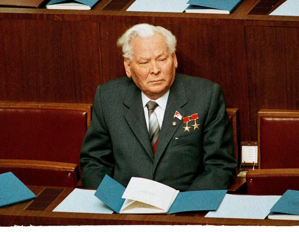 Черненко 1984 1985. Черненко секретарь цк. Черненко секретарь цк. Константин устинович черненко 1985 год. Черненко секретарь цк.