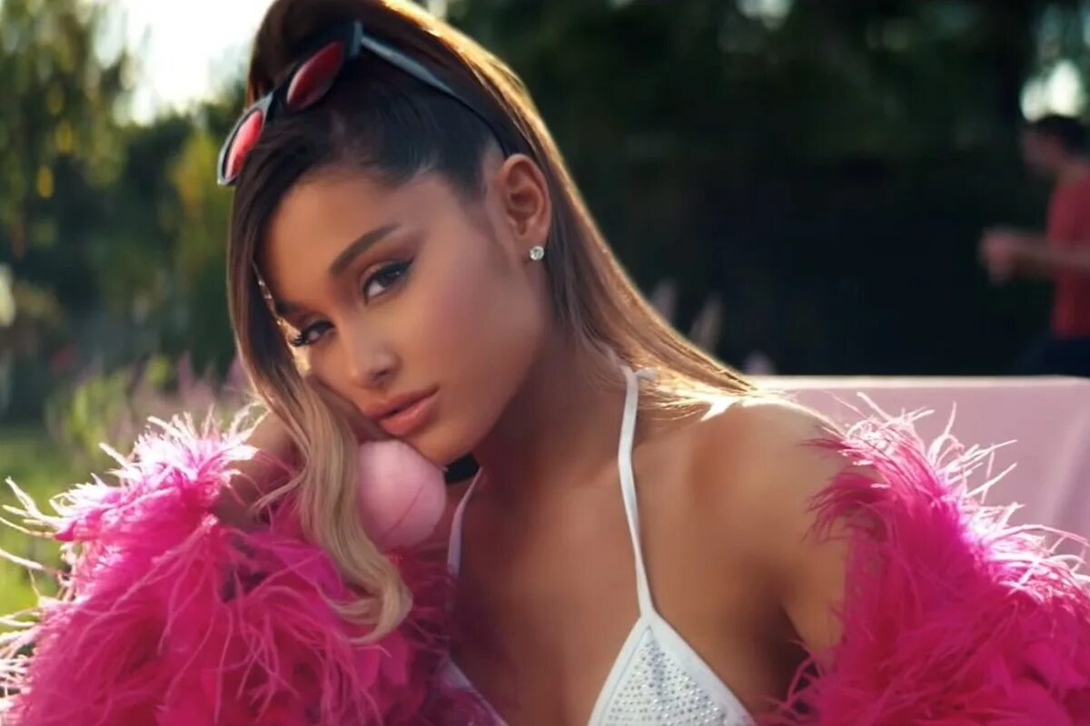 Арианы thank u next. Ariana grande.