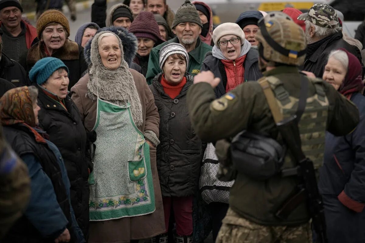 Украинские мирные жители. Жизнь в России.