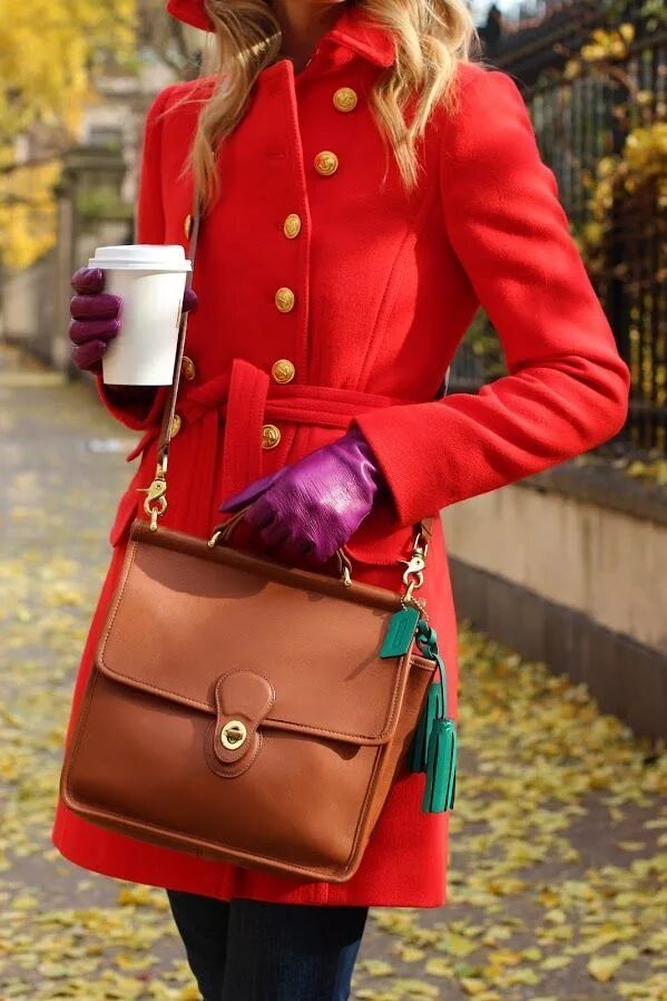Аксессуары к пальто. Красное пальто. Яркие осенние образы. Красная сумка. Сумка к пальто.