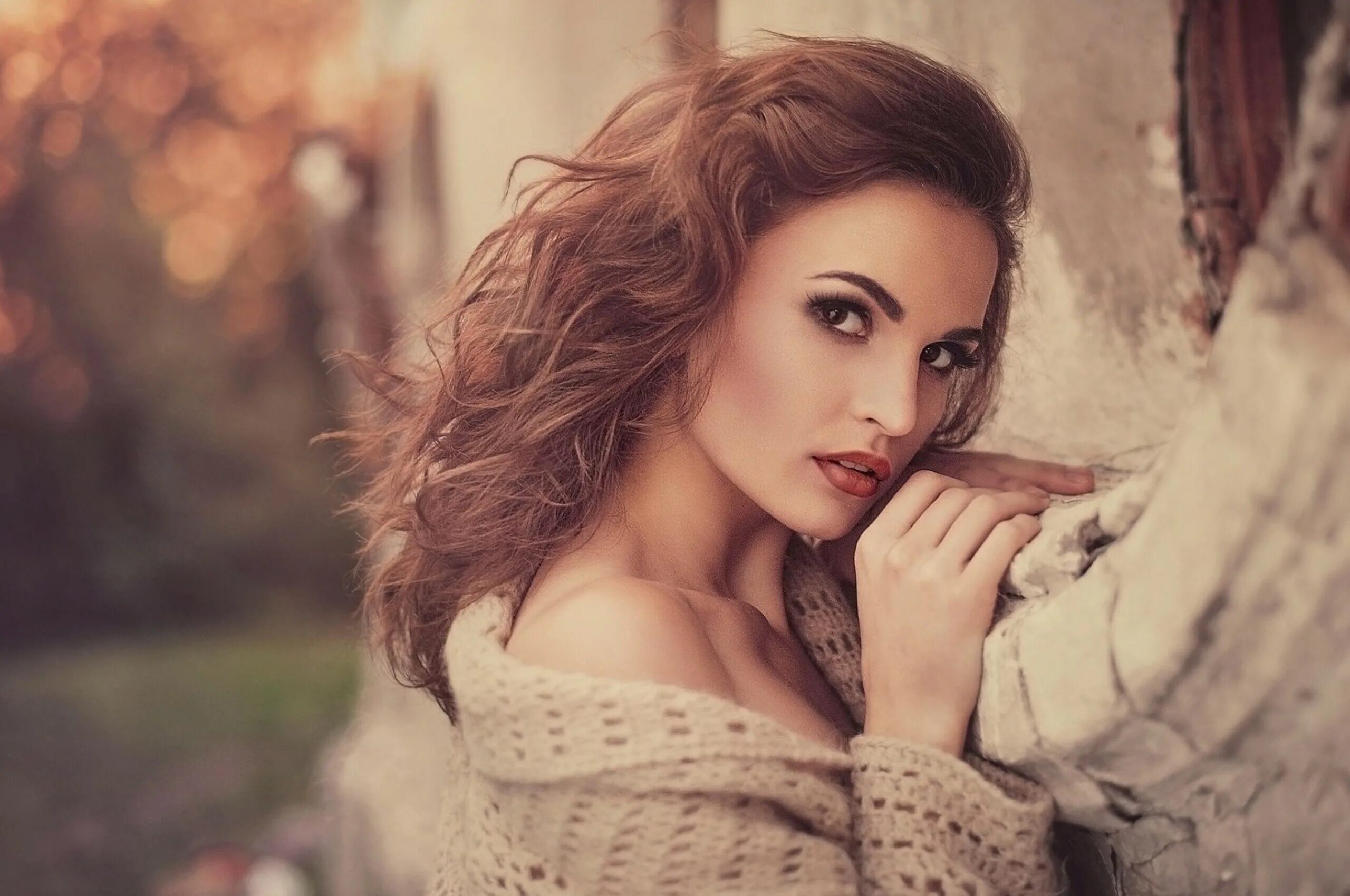 Фэшн портрет. Мудрая женщина. Ироничная женщина. Красивая сильная женщина. Женщина арт.