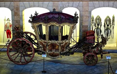 Большая карета в старину 6