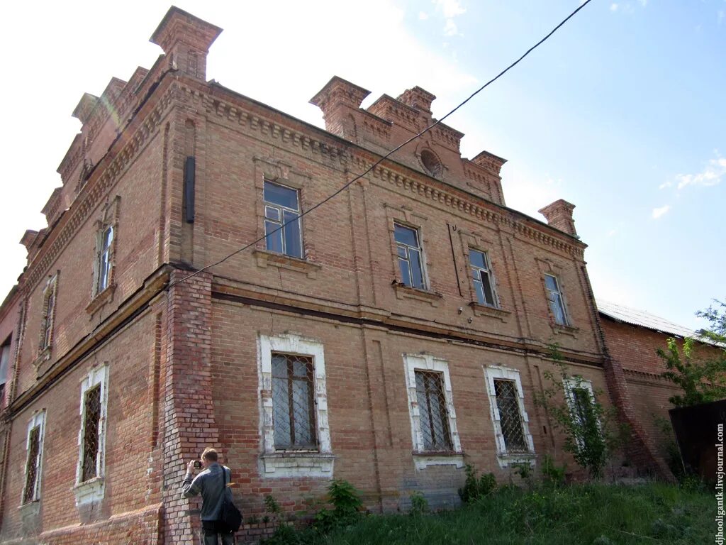 Рейник 1 микрорайон 46. Усадьба Рейник Саратов. Особняк Рейнеке Саратов. Поселок Рейник Саратов. Поселок Рейник Саратов усадьба.