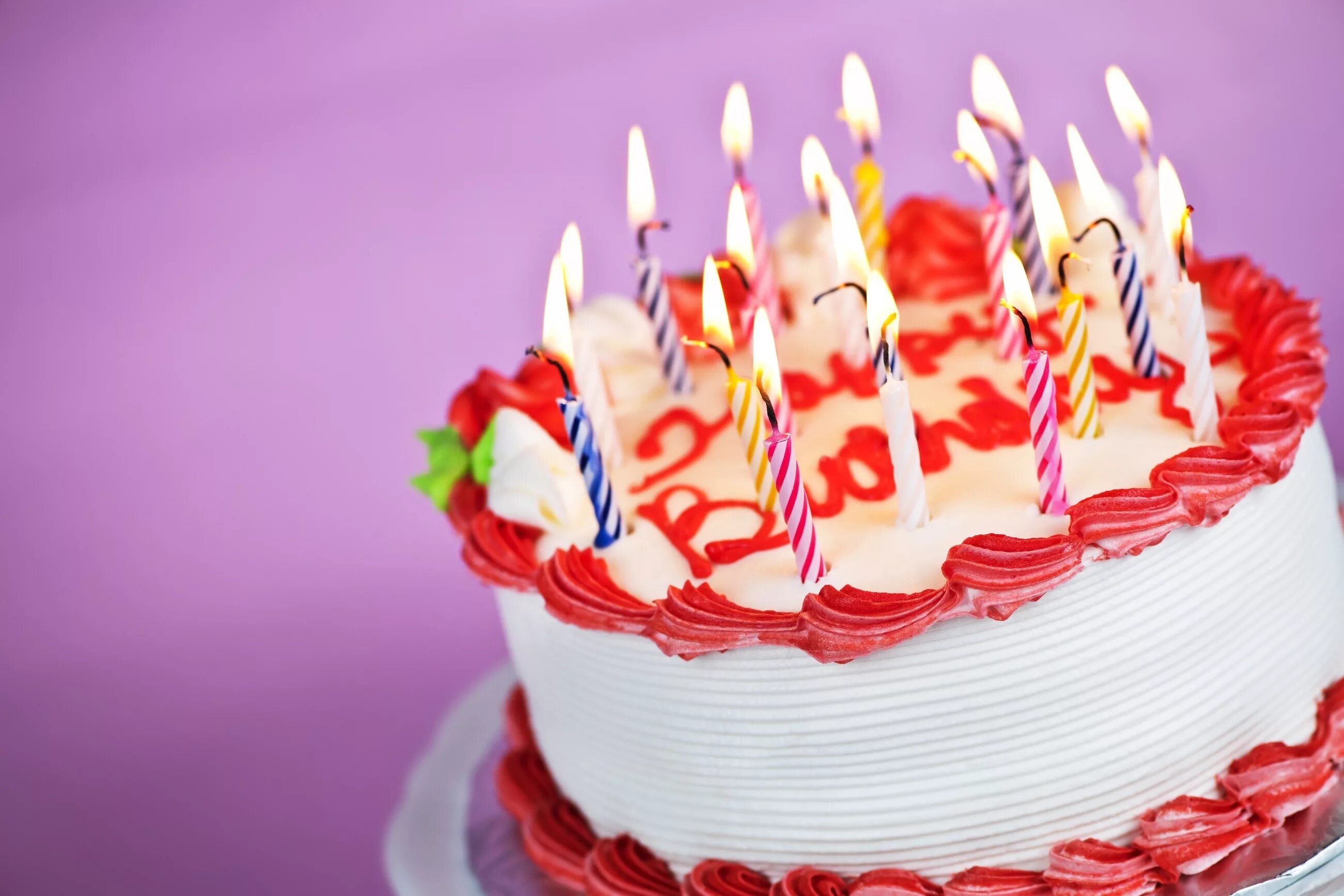 Сс днем рождения. Торт с днем рождения!. Красивый торт со свечами. Свечи для торта. Открытка с днём рождения торт.