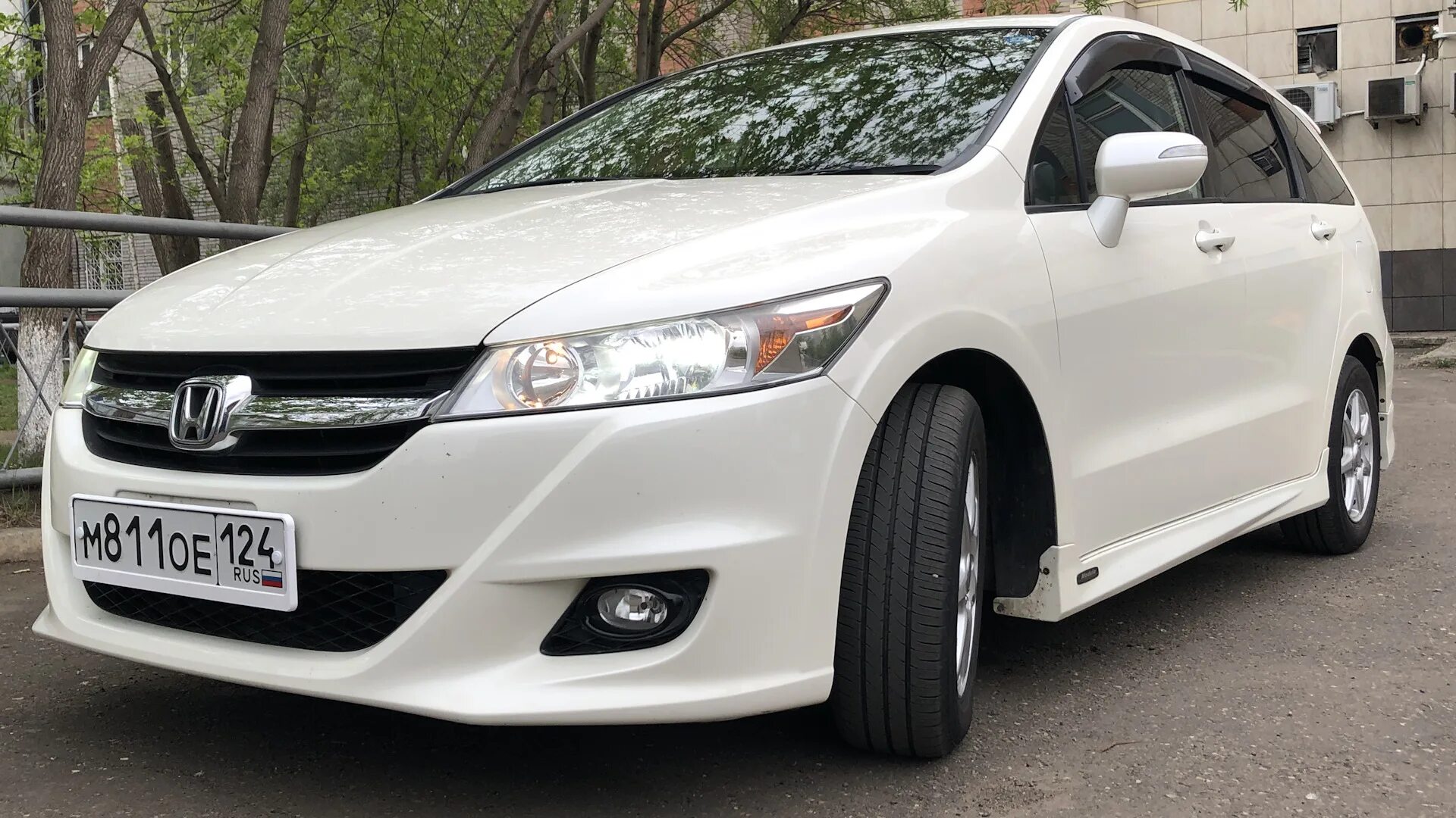 Хонда стрим зажигание. Honda Stream 2010. Honda Stream 2012 White. Хонда стрим rn6 жемчужный. Honda Stream rn6 rsz.