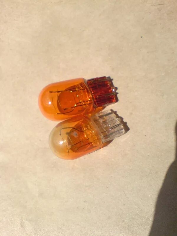 Оранжевые лампы дхо. Лампа t20 w21/5w оранж koito. Лампа t20 w21/5w оранж narva. Оранжевые лампы дхо. Задняя габаритная лампа веста.