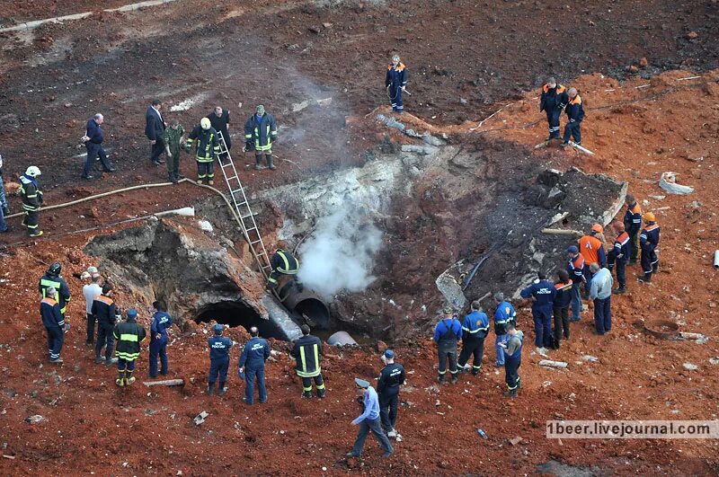 23 ноября 2009 год. Взрыв газопровода на Озерной улице в Москве. Взрыв газа на Озерной 2009. Взрыв газопровода в Москве 2009. Взрыв магистрального газопровода в Москве 2009 год.