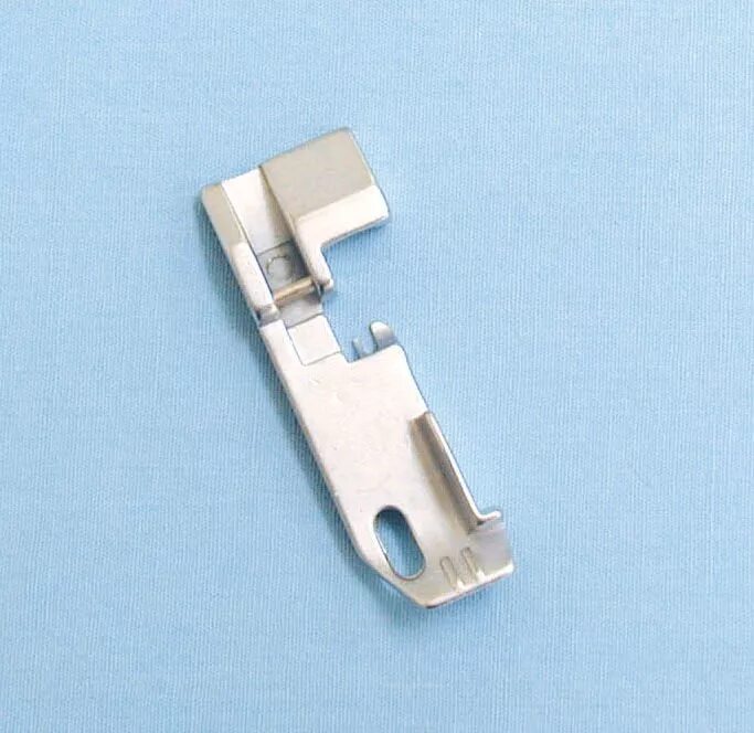 Оверлочная лапка для швейной машины janome 2041s. Лапка janome 200203104. Лапка для оверлока janome. Оверлочная лапка для janome. Лапка janome 200806000.