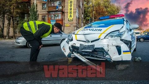 Разбитые машины полиции