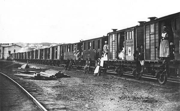 поезд с раненными. санитарные поезда в годы войны 1941-1945. вов. санитарный вагон 1941-1945. санитарный поезд в годы великой отечественной войны.
