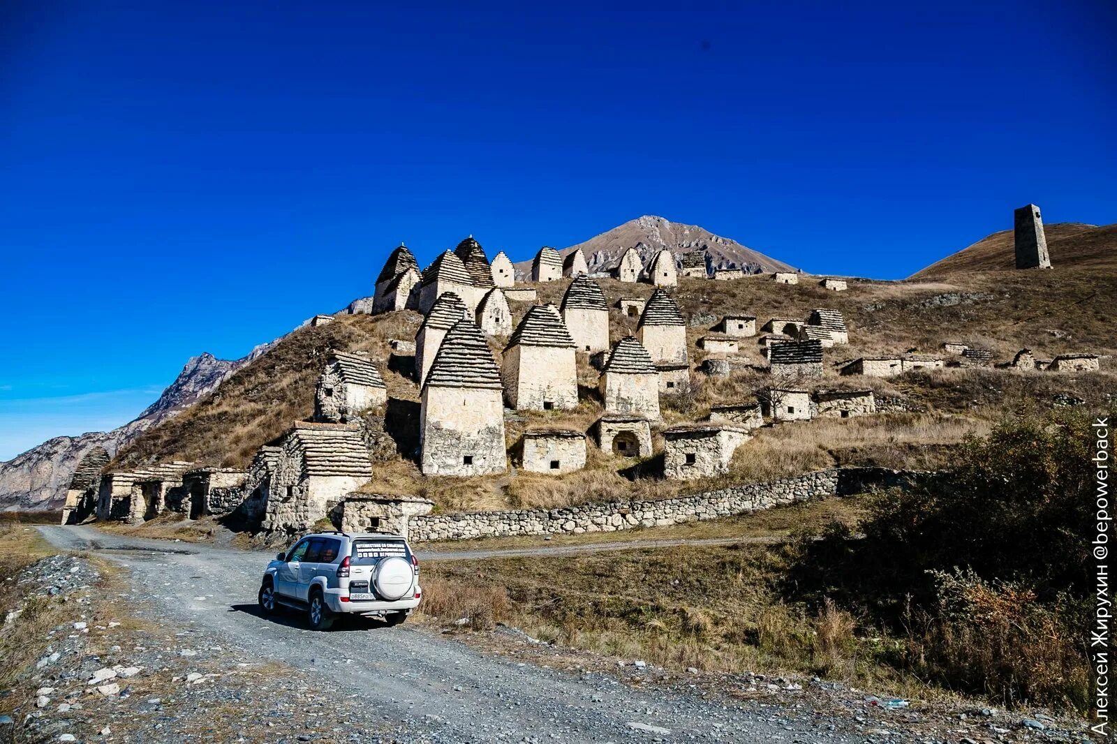 Met village. Некрополь Даргавс. Даргавс город мертвых. Владикавказ «город мертвых» (Даргавс).