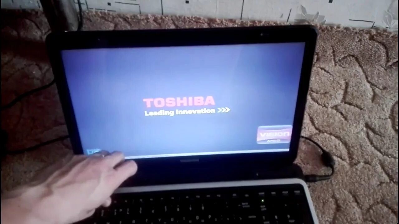 Что делать если не включается ноутбук asus. Тошиба ноутбук Satellite с660. Как зайти в биос на ноутбуке Тошиба. BIOS Toshiba Satellite p100. Биос на ноутбуке Тошиба Satellite c850 d9k.
