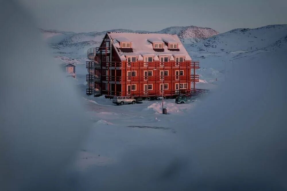 Нуук гренландия. Нуук отели. Отель greenland. Greenland нижний новгород парк отель. Отель greenland.
