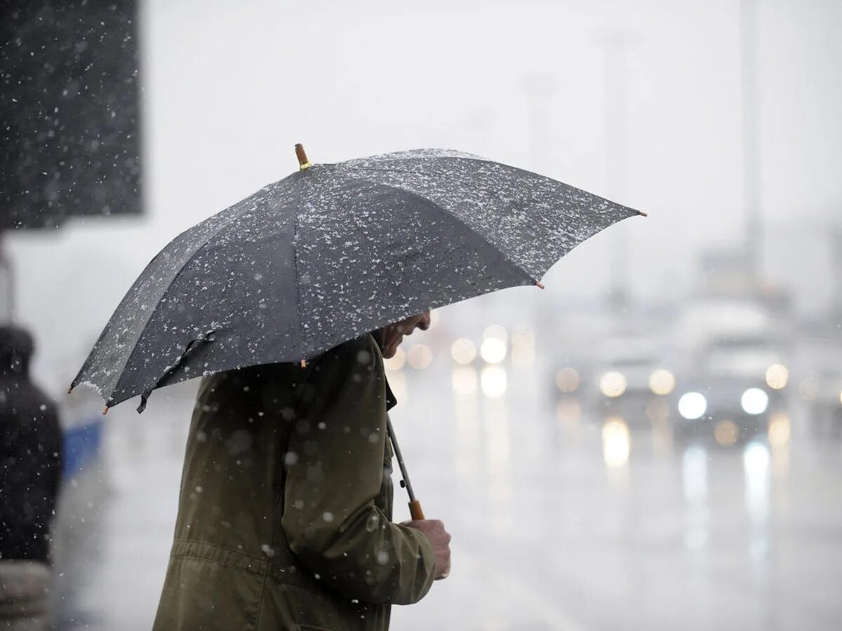 Сильный дождь. Пасмурно сильный дождь. Сильный дождь. Гэри джулс mad world. Ливень.