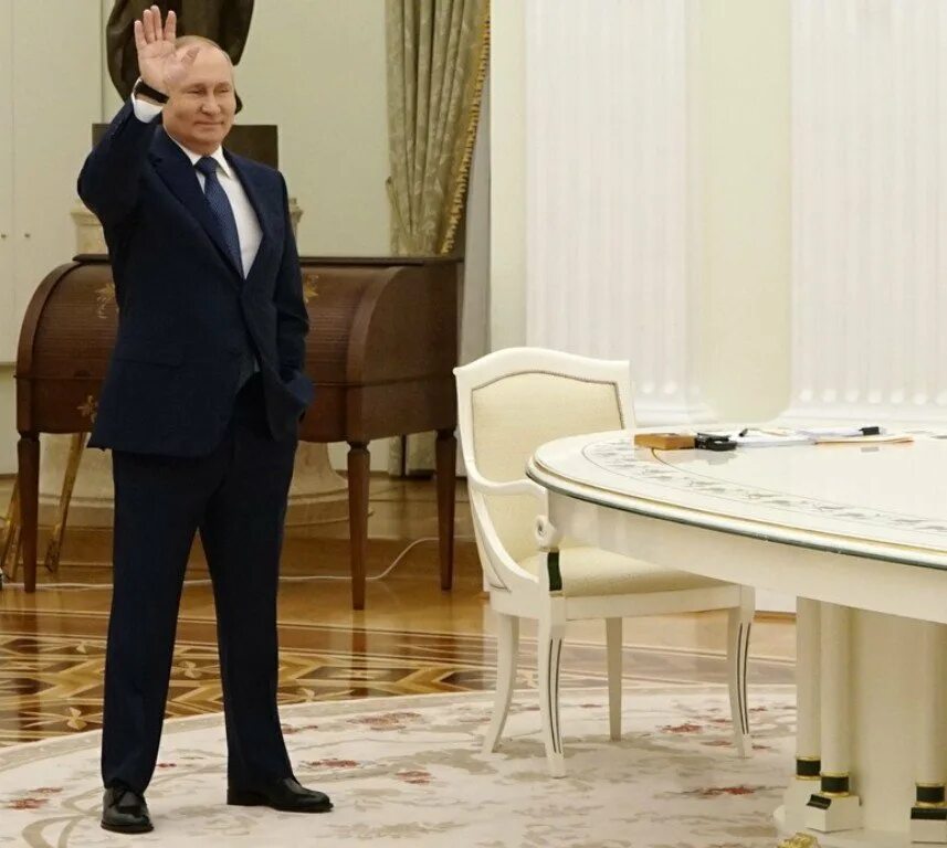 Переговоры россии и франции. Встреча Путина и Макрона 2022. Переговоры Путина и Макрона 2022.