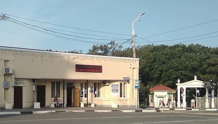 Пятерочка в кабардинке на карте. Кабардинка на карте. Где находится кабардинка на карте далеко ли от украины. Торговые центры в кабардинке. Кабардинка карта подробная.