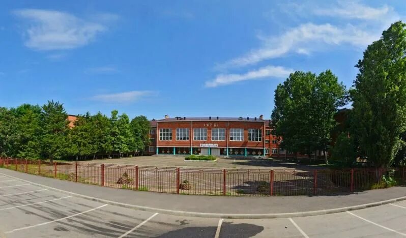 Два майкопа. Пролетарская 2 в майкоп. Майкоп ленина 2. Майкоп заводская 390. Майкоп улица ленина.