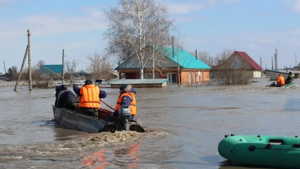 Алтай паводок ситуация на сегодня. Наводнение в Алтайском крае в 2014 году. Паводок Алтайский край. Наводнение в Алтайском крае. Паводок на Алтае 2018.