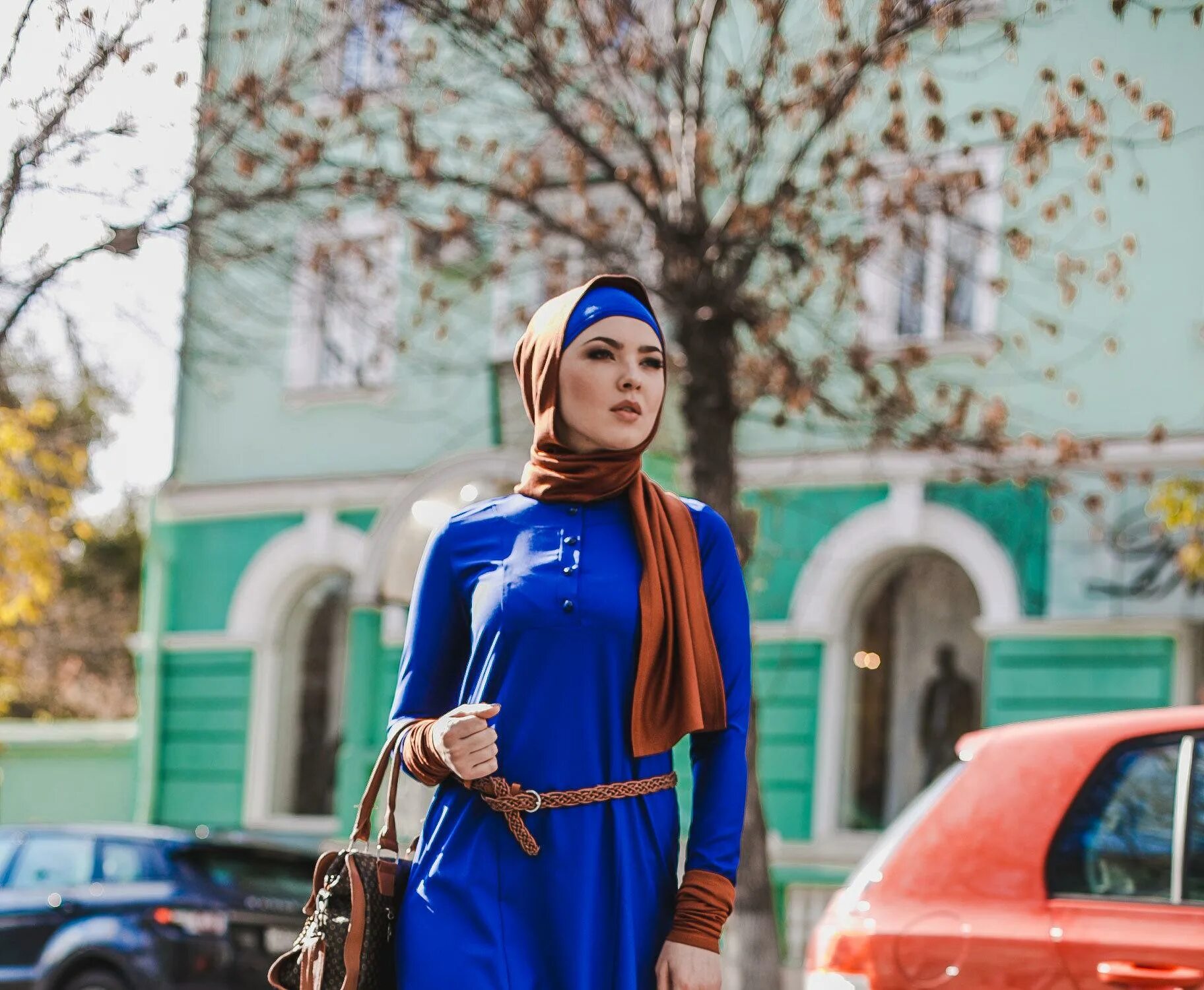 Мусульманский магазин казань. Татарская мусульманская одежда для женщин. Платье на никах. Платье для никяха. Уфа магазин мусульманской одежды платья.