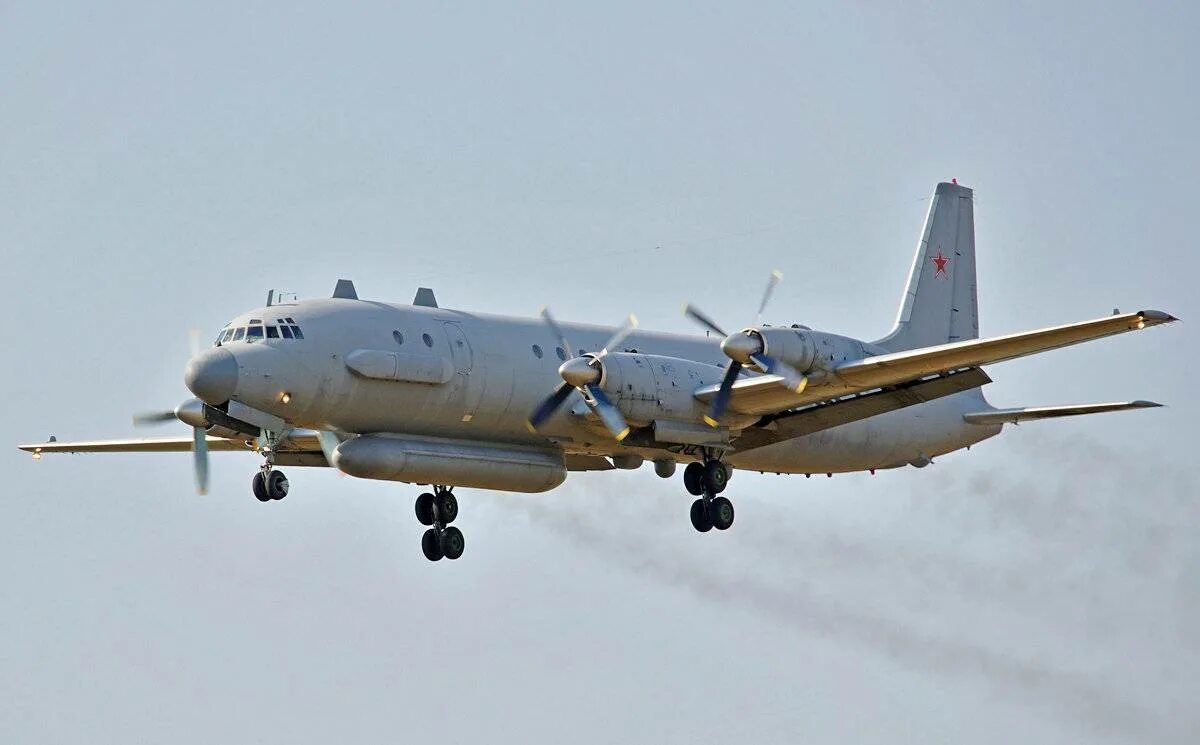 Ил 20 см. Самолет ил-20м. Самолет радиоэлектронной разведки ил-20. Ил 20 ростов. Самолет радиоэлектронной разведки ил-20.