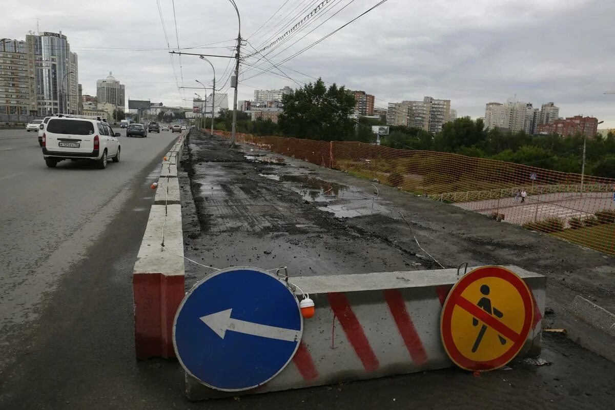 Октябрьский мост закрывают. Новая мост октябрьский новосибирск. мост на октябрьской магистрали в новосибирске. октябрьский путепровод новосибирск. октябрьская эстакада новосибирск.