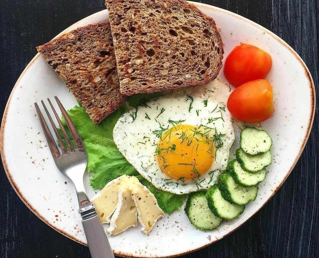 Видео как приготовить вкусный завтрак. Полезный завтрак. Здоровый завтрак. Диетический завтрак. Правильный завтрак.