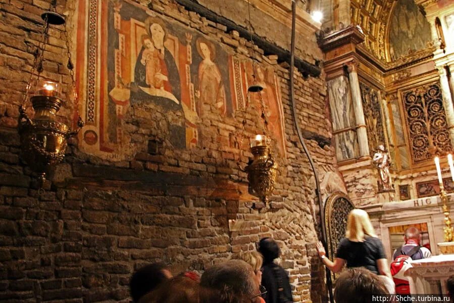 Дом девы марии в лорето. Santa casa. Лорето италия дом пресвятой богородицы. Лорето италия базилика. Святая хижина лорето.