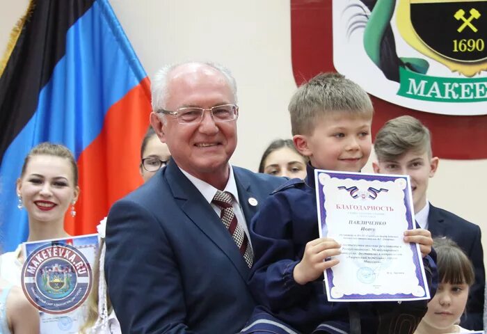 Одаренных детей наградили. Награждение одаренных детей. награждение одаренных детей в москве. формулировки награждение одаренных детей. одаренные дети города льгова.