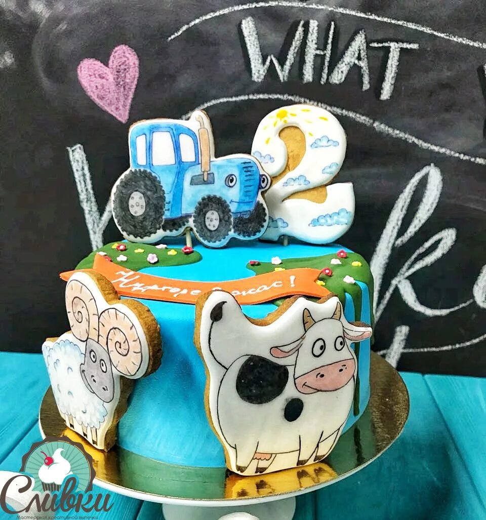 Бенто торт синий трактор. Торт синий трактор. Торт синий трактор для мальчика. Торт синий трактор для мальчика на 2 года. Тортик на 2 года мальчику синий трактор.
