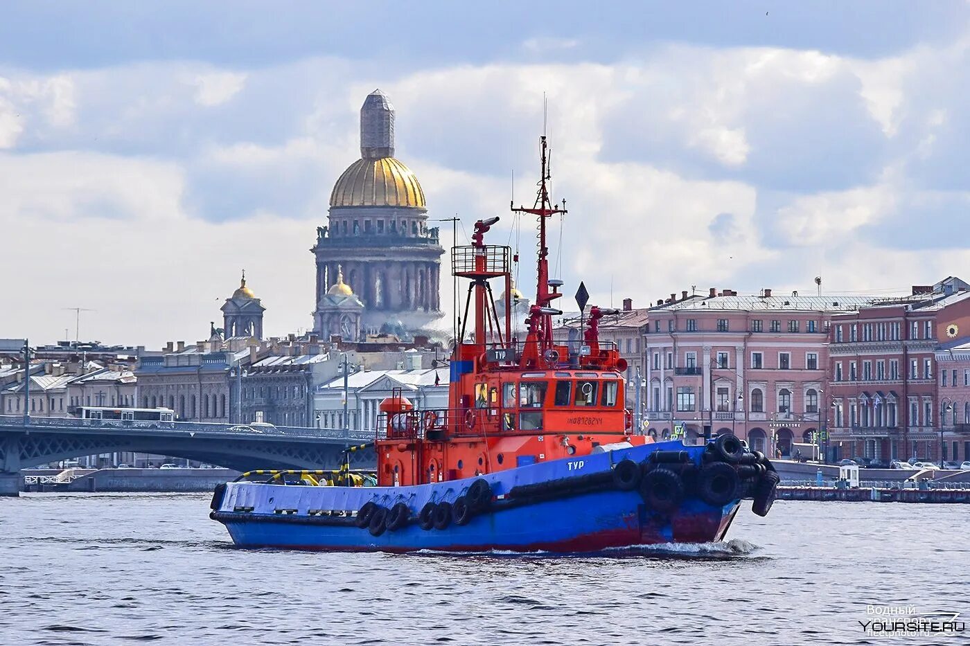 Речной транспорт Питер. Водный транспорт Санкт-Петербурга баржи. Водные виды транспорта в Питере.