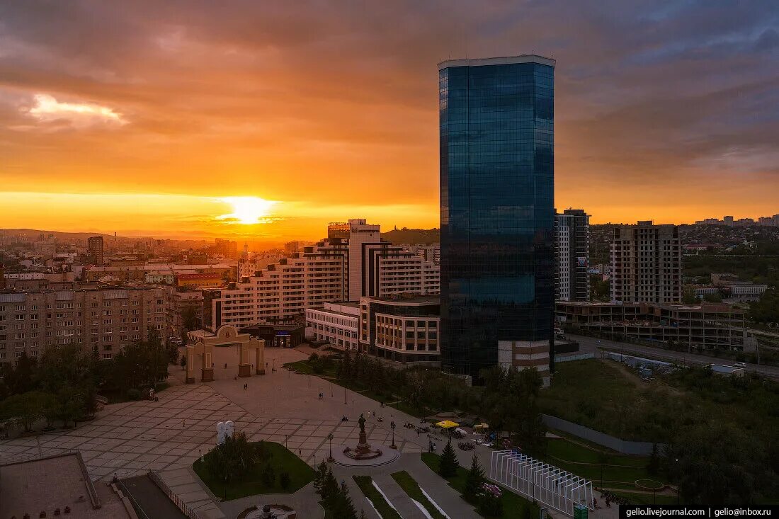 Красноярск панорама. Ночной Красноярск. Красноярск город миллионник. Самое высокое здание в Красноярске. Какое будет лето 2024 в красноярске