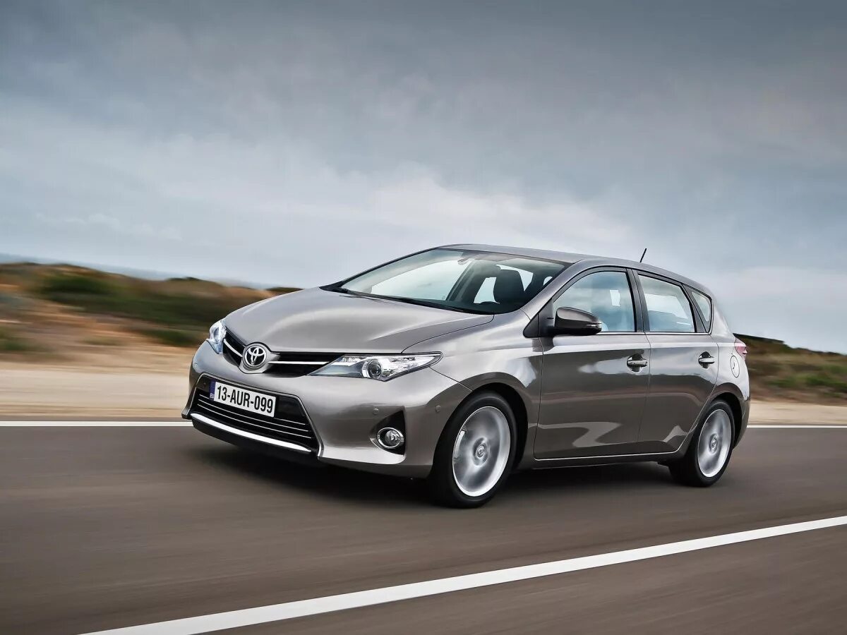 Toyota auris. Тойота аурис хэтчбек. Toyota Auris 2012. Тойота Королла аурис.