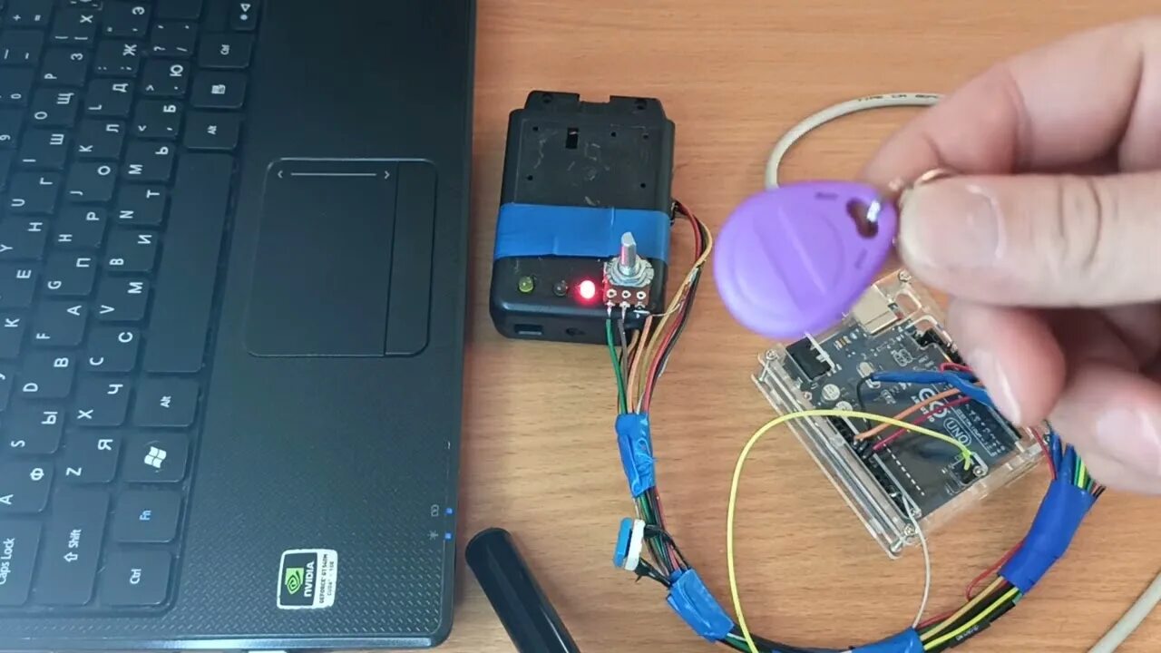Ардуино rfid дубликатор. Rfid 125 кгц arduino дубликатор. дубликатор ключей rfid 125 кгц на arduino. дубликатор домофонных ключей на arduino. дубликатор домофонных ключей на ардуино.