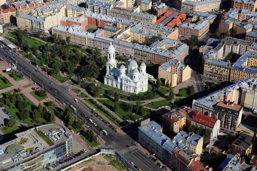 Спб центральное. Петроградский район с высоты птичьего полета. Конюшенная площадь Санкт-Петербург вид сверху. Петербург Васильевский остров храм с птичьего полета. Центр Васильевского острова.