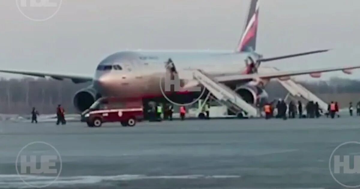 Самолет вылетел из москвы в хабаровск. Рейс f7-303. Самолет вылетел из москвы в хабаровск. Карта полетов из хабаровска. Самолет вылетел из москвы в хабаровск.