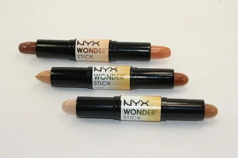 ОСОБЕННОСТИ: визуально корректирует черты лица – позволяет сделать более вы...