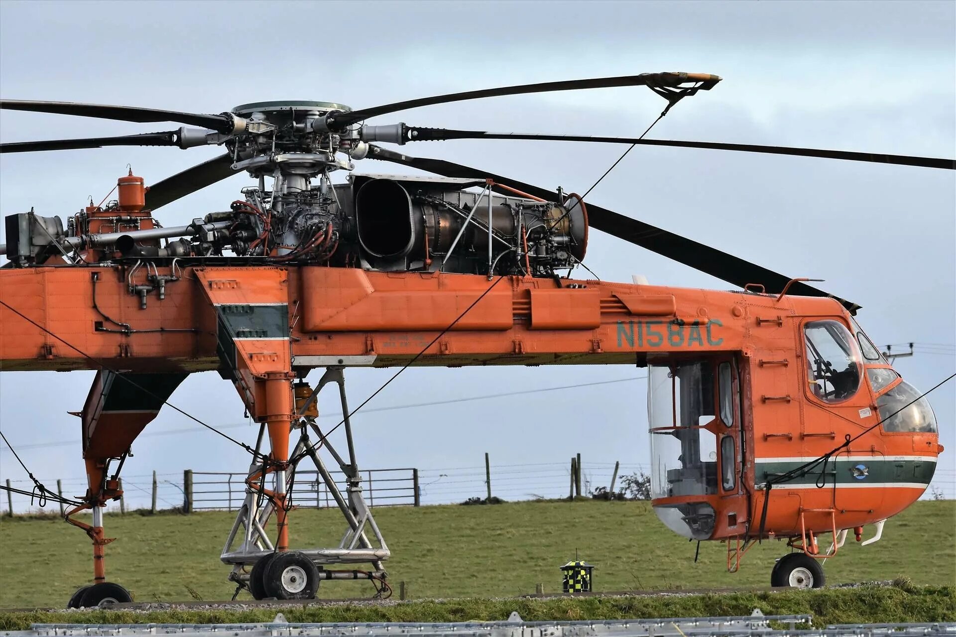 Вертолёт-кран Sikorsky s-64. Грузовой вертолет Sikorsky. Вертолёт Сикорского Sikorsky s-64 Skycrane. Чинук вертолет ми 26. Покажи видео вертолет