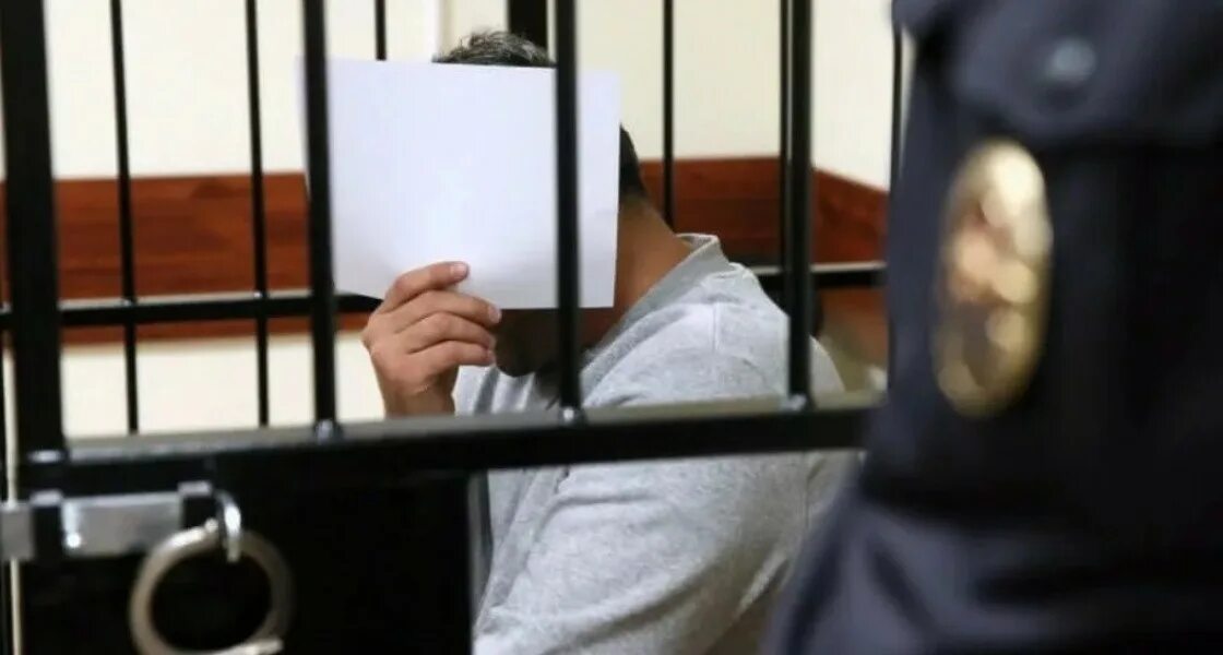 Подозреваемый обвиняемый является несовершеннолетним. Обвиняемый и подсудимый. подозреваемый в суде. подсудимый в уголовном процессе. подозреваемый и подсудимый.
