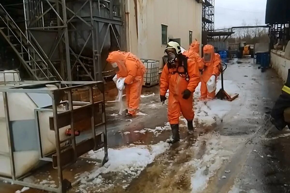 Утечка новостей. Редкино завод. Авария на заводе. Ликвидация аварий на заводе. Ликвидация аварии на предприятии.