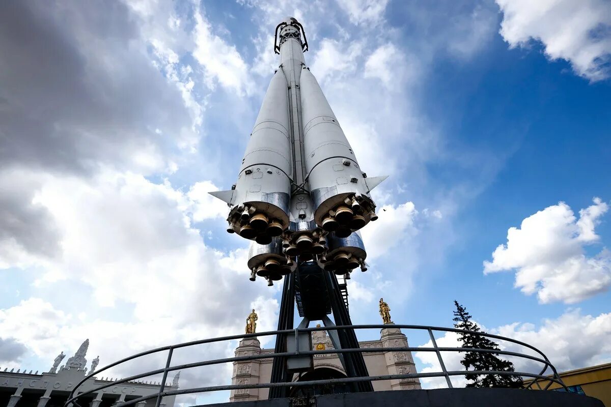 Как называлась ракета гагарина первый полет. Ракета Восток 1. Ракета Юрия Гагарина Восток-1. Ракета Восток Гагарин. Восток-1 космический корабль Гагарин.
