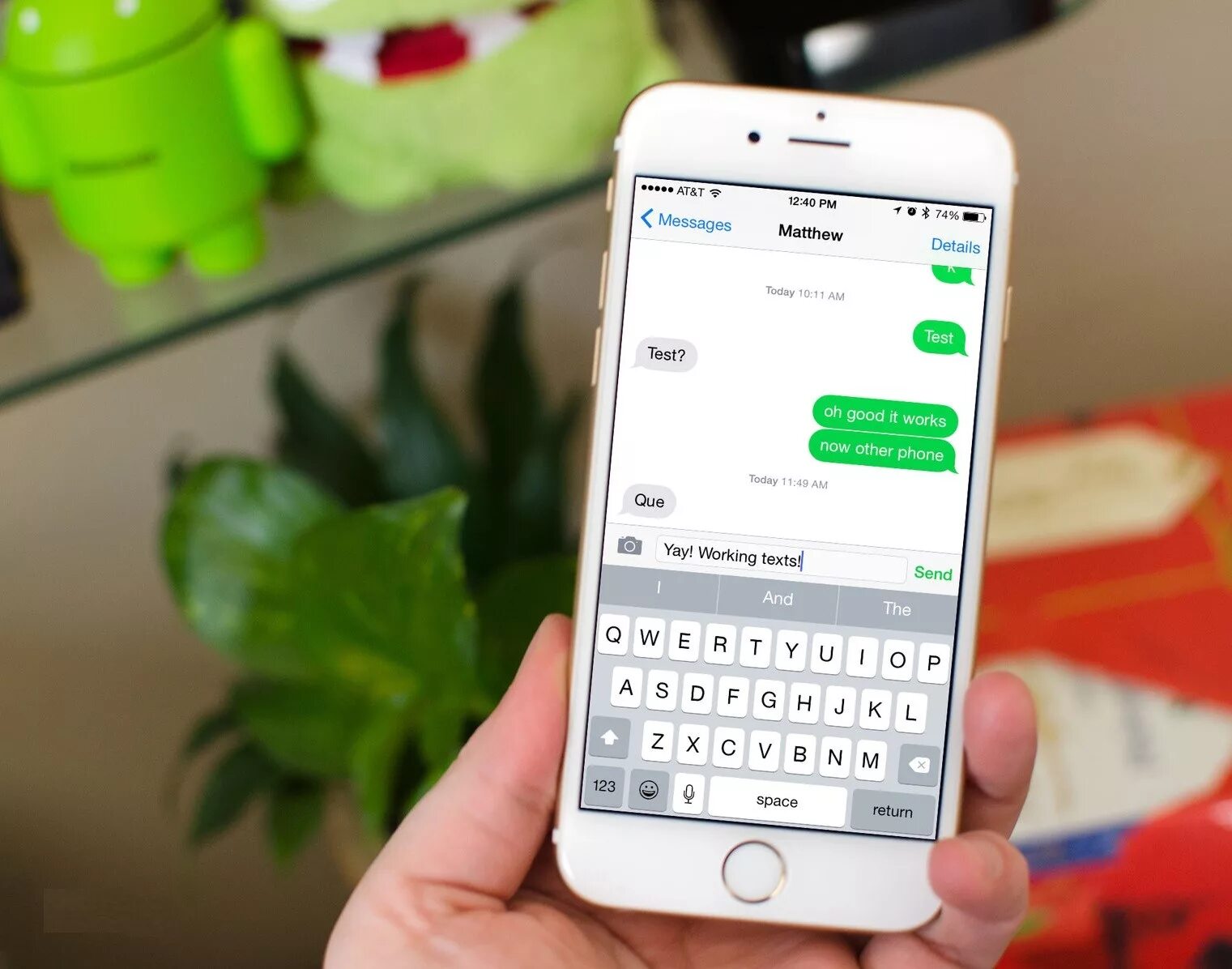 Смс на экране телефона. Смс на экране телефона. Экран телефона с сообщением. Смс на экране телефона. Смс на экране телефона.