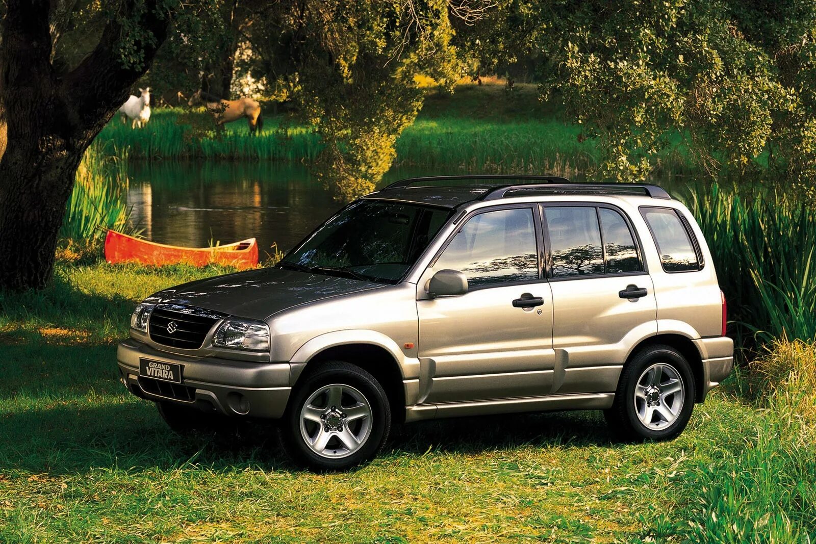 Сузуки первого поколения. Suzuki Grand Vitara 1998. Suzuki Grand Vitara 2005. Suzuki Grand Vitara 1. Судзуки Гранд Витара 1998.