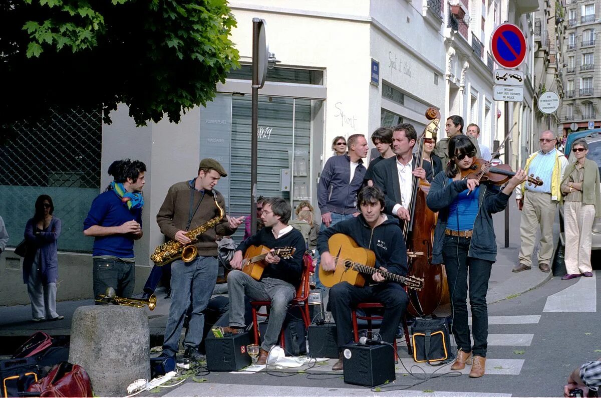 Популярная французская музыка. Fête de la musique во Франции. День музыки во Франции 21 июня. 21 Июня – fête de la musique день музыки во Франции. Музыкальный фестиваль во Франции.