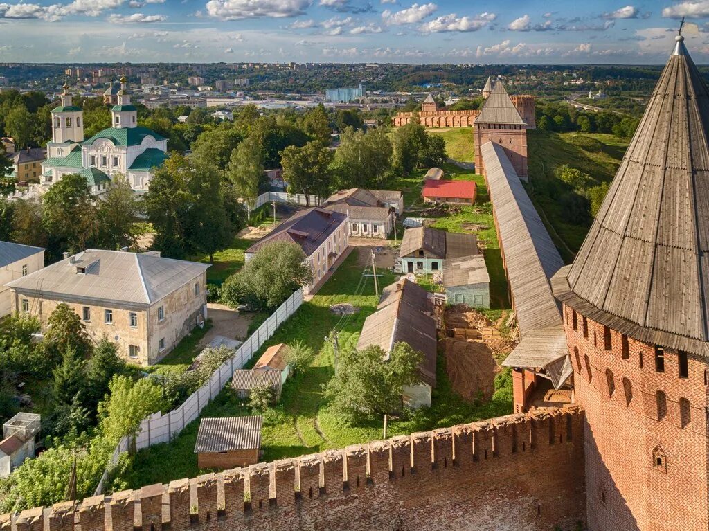 Население г смоленска. Смоленск город население. смоленская крепостная стена. смоленск окраины. виды смоленска.