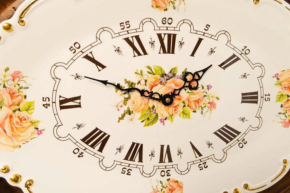 Время в италии часов. Часы настенные Capanni Италия. Бумажный циферблат для настенных часов. Резьба по дереву часы настенные. Часы настенные в стиле Прованс зелёные.