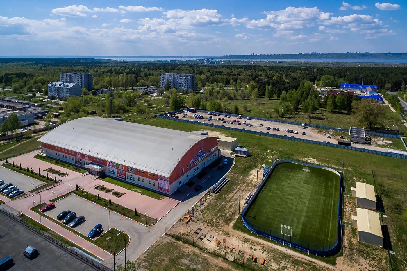 Работа верхней террасе ульяновск. ФОК Лидер Ульяновск верхняя терраса. Ледовый дворец Ульяновск Лидер. ФОК Ульяновск. Верхняя терраса Ульяновск.